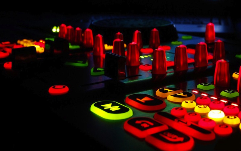 MegaPost: ¿Cuáles son los 2 mejores controladores para DJ de cada marca?