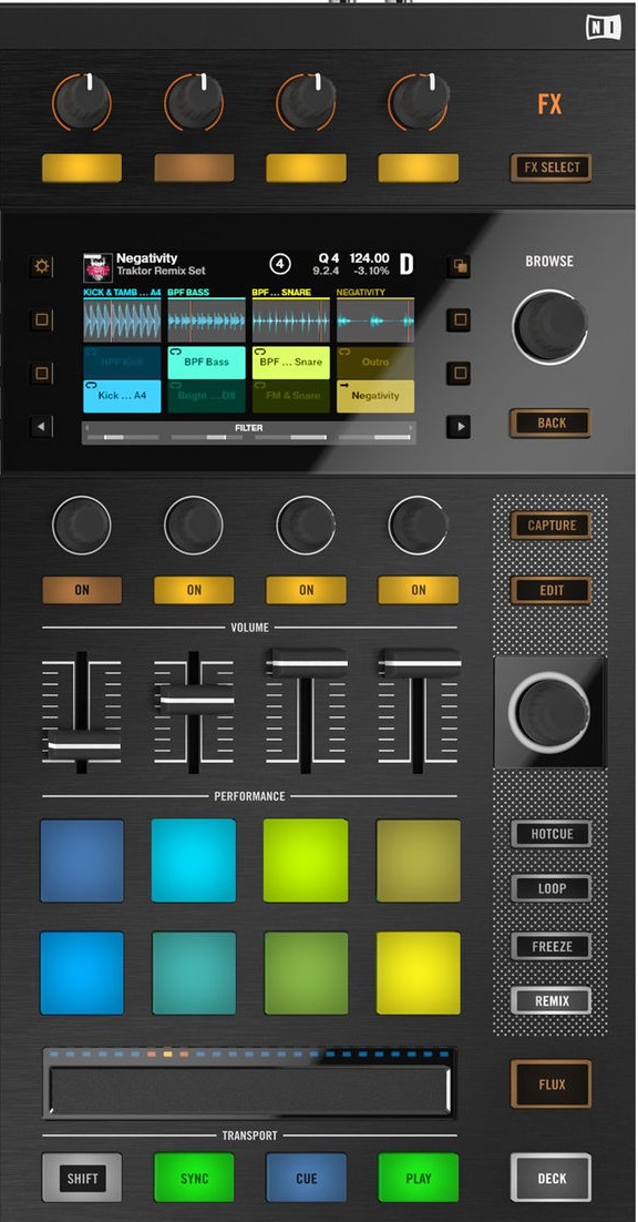 Primeras imágenes del nuevo controlador Traktor Kontrol D2 de Native Instruments