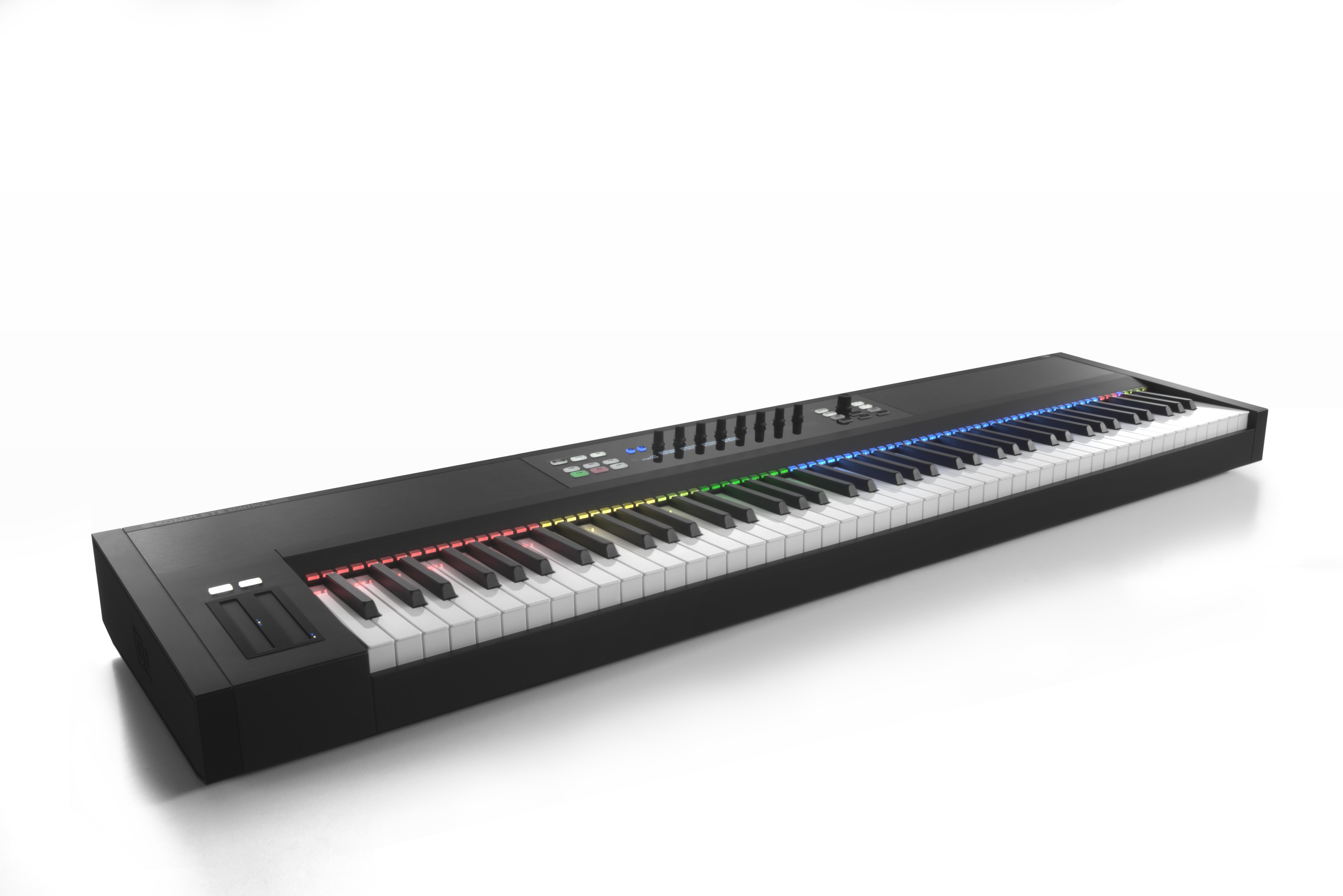 Native Instruments presenta el nuevo teclado Komplete Kontrol S88 y soporte VST